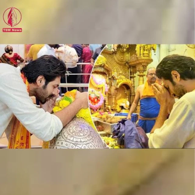 Kartik Aaryan visits the sacred Siddhivinayak temple