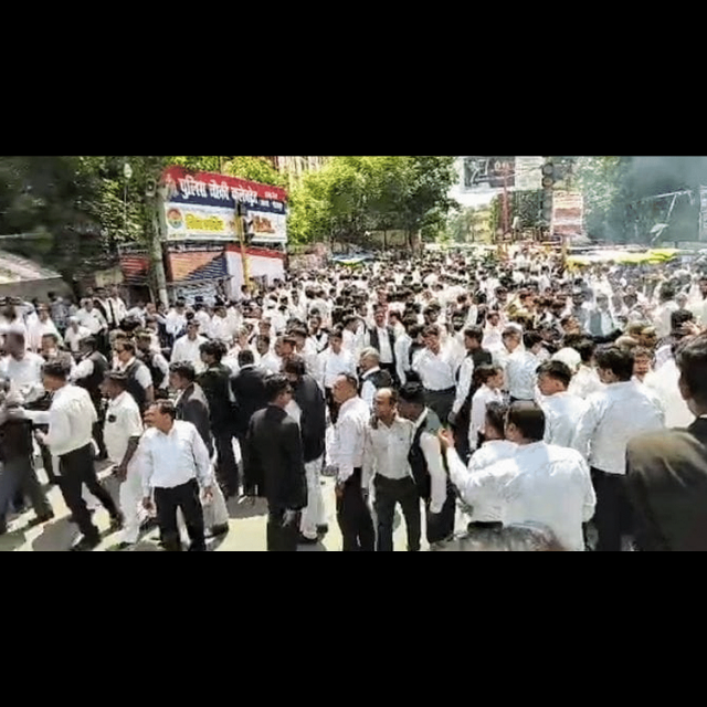 Lawyers'	Strike	in	Uttar	Pradesh