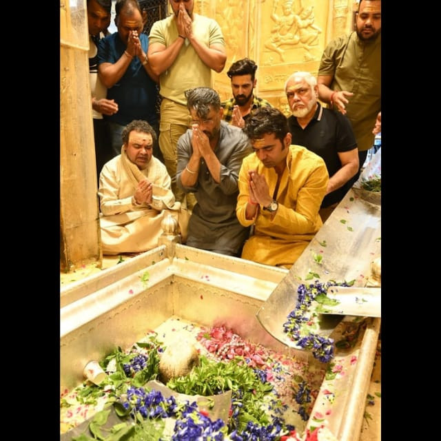 Suniel Shetty, Kashi Vishwanath Temple