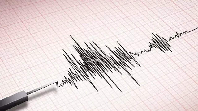 Two earthquakes, 6.5 and 5.0 in magnitude, struck near Japan's Kuril Islands in rapid succession