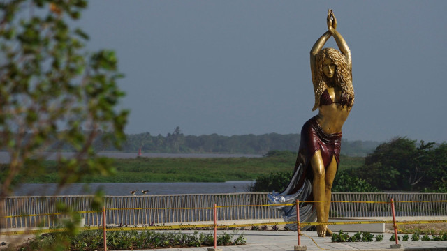 Tribute to Shakira: 6.5-Meter Statue Revealed in Colombian Hometown