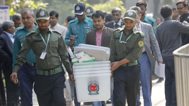 In Bangladesh, general elections take place today amidst the main Opposition's boycott